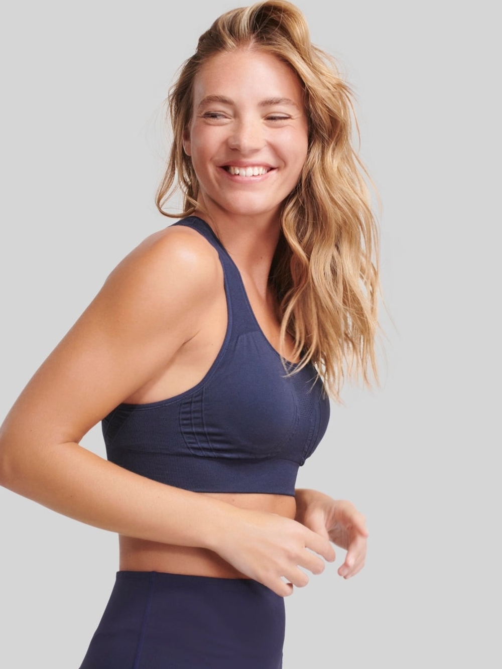 Now Sunday By Underoutfit "The Flex Sports Bra With Removable Pads"-1143-Navy